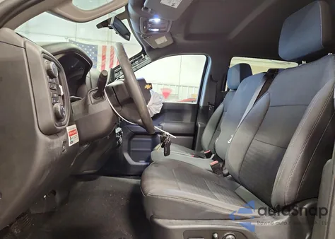 2021 Chevrolet Silverado K1500 z USA, uszkodzony, nr VIN 3GCUYAEF9MG225516